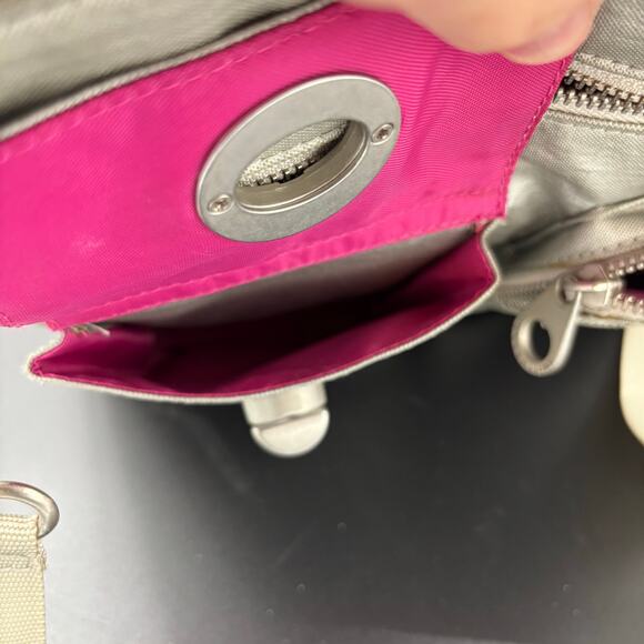 Baggallini Sydney silver metallic crossbody bag with pink lining - Picture 8 of 8